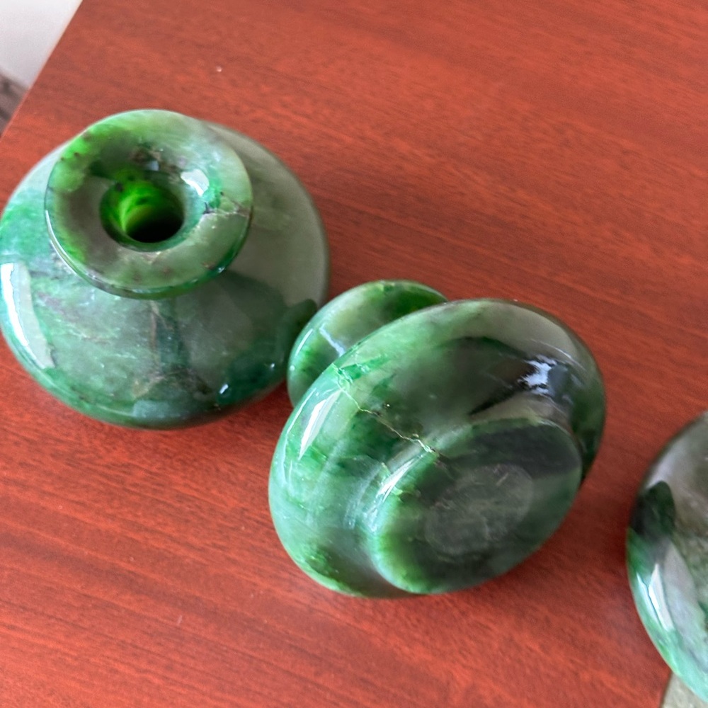 Antique1970s Vintage Russian
Siberian Jade Stone Vases In a rich "spinach"green - Picture 6 of 15